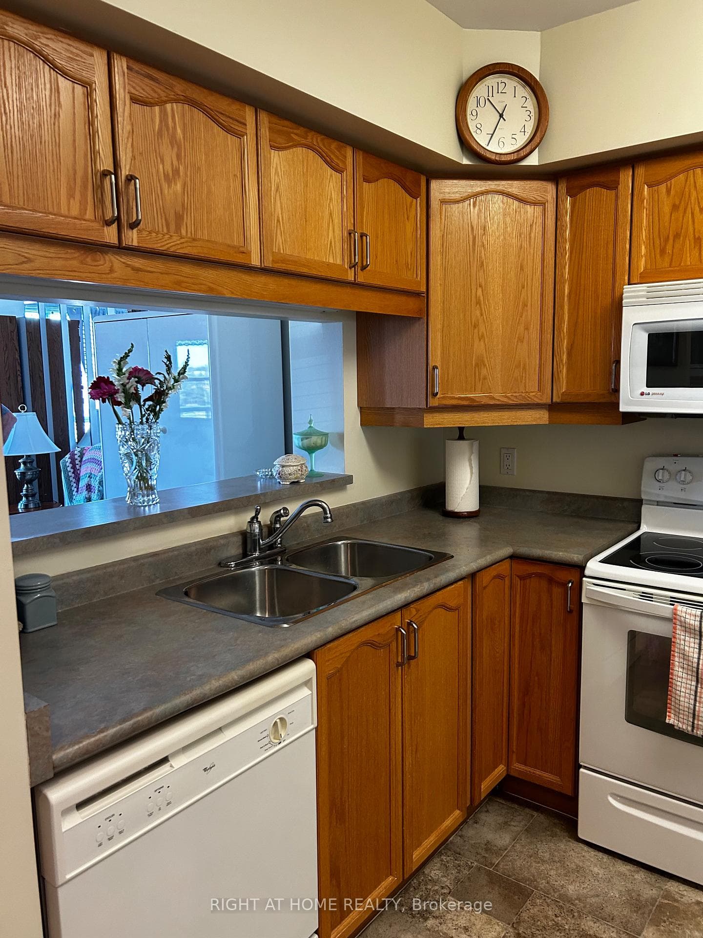 94 Dean Avenue Unit 202 photo 20