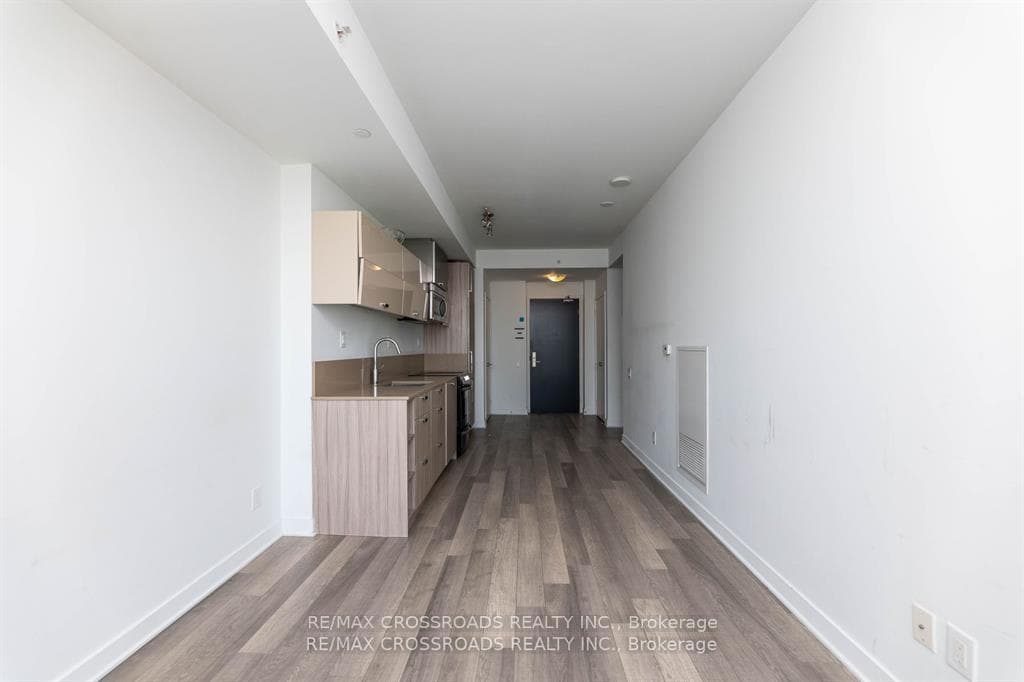 290 Adelaide Street Unit 3207 photo 6