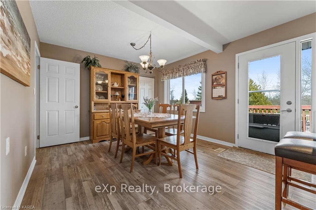 315 AMHERST Drive photo 9