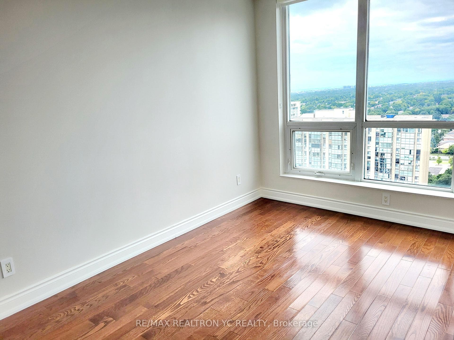 18 Holmes Avenue Unit 2208 photo 8