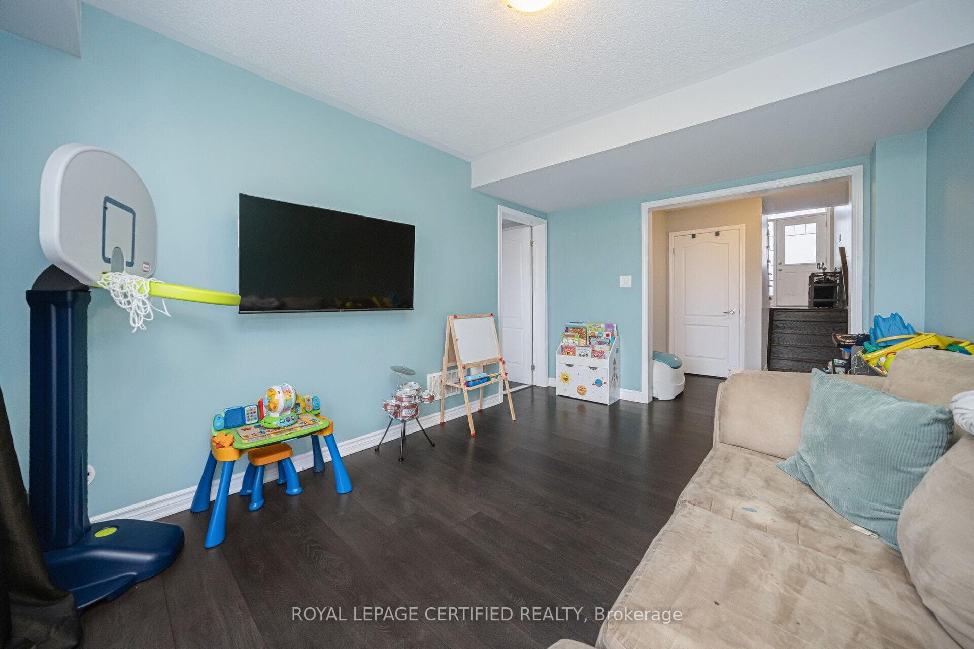 110 Bannister Crescent photo 26