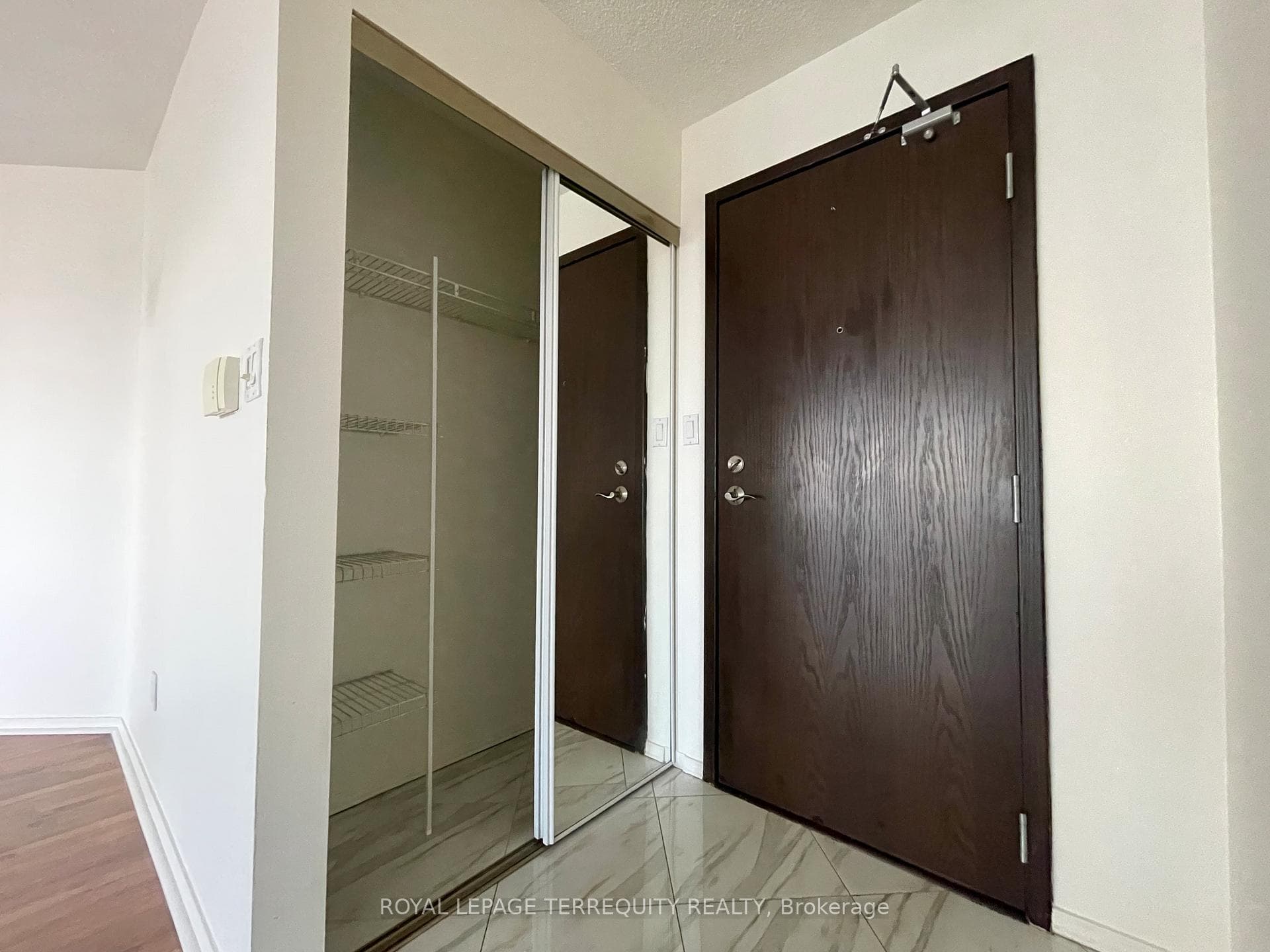 30 Greenfield Avenue Unit 1105 photo 17