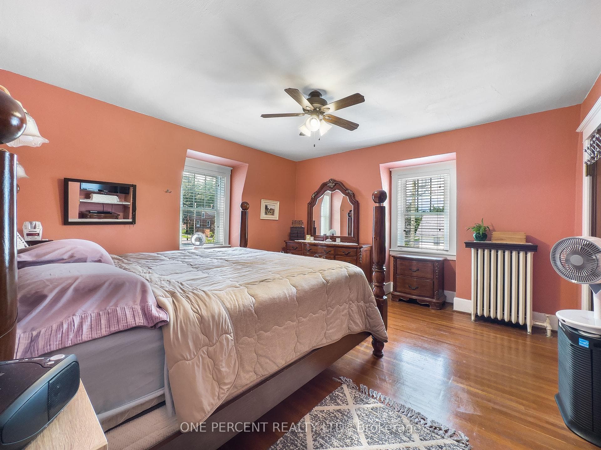 104 DUNDAS Street photo 17