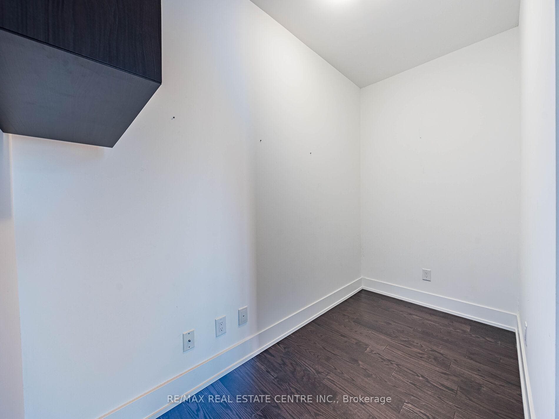 170 Avenue Road Unit 1203 photo 25