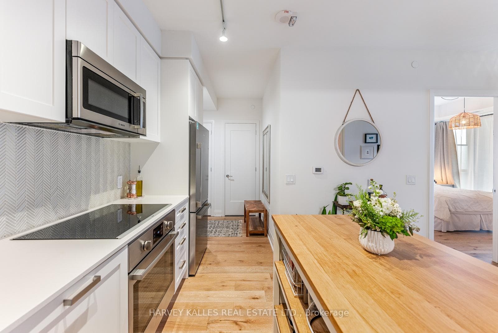 293 The Kingsway N/A Unit 521 photo 8