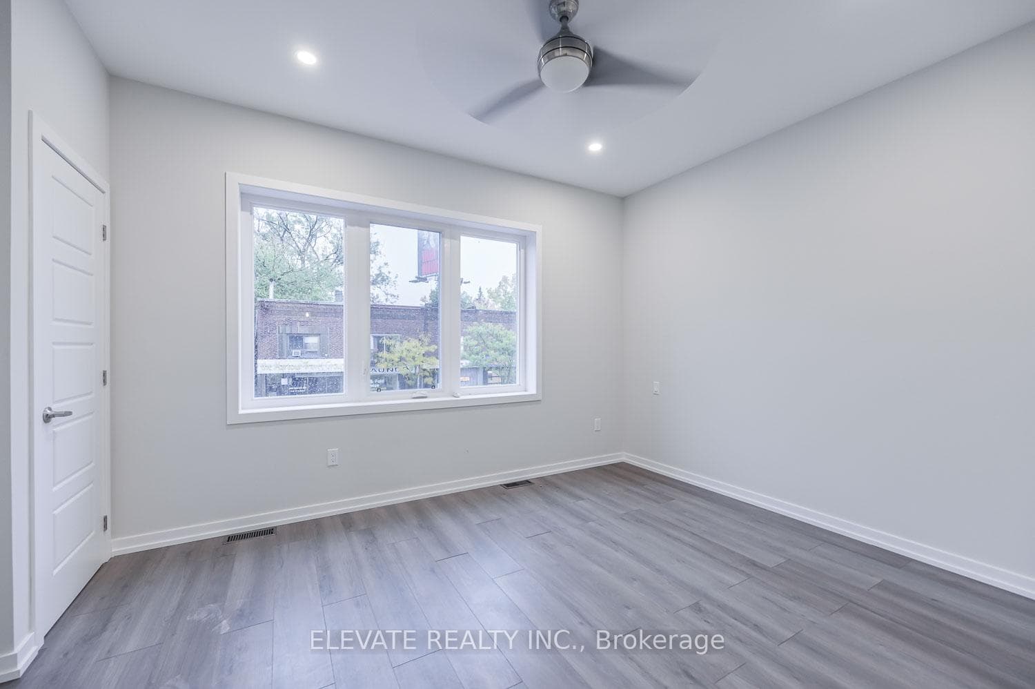 1600A Bloor Street photo 3