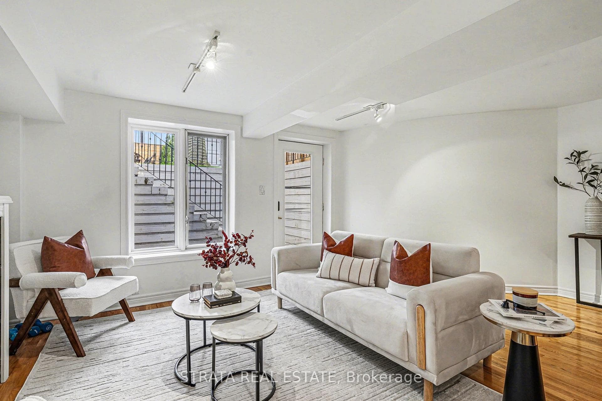 423 Manor Road photo 28