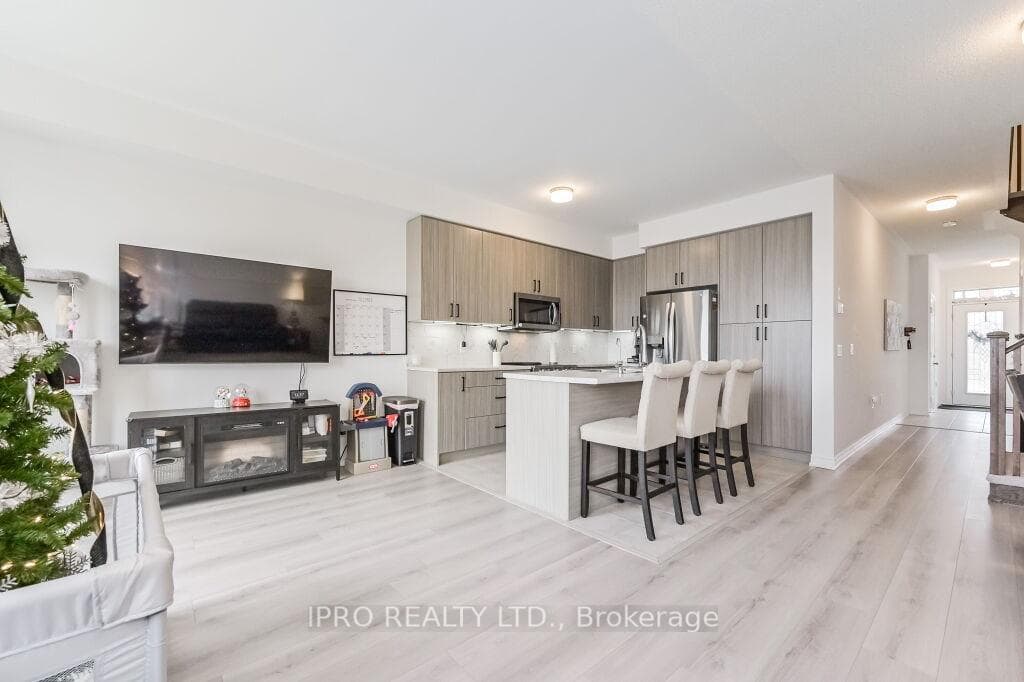 70 Edminston Drive photo 17