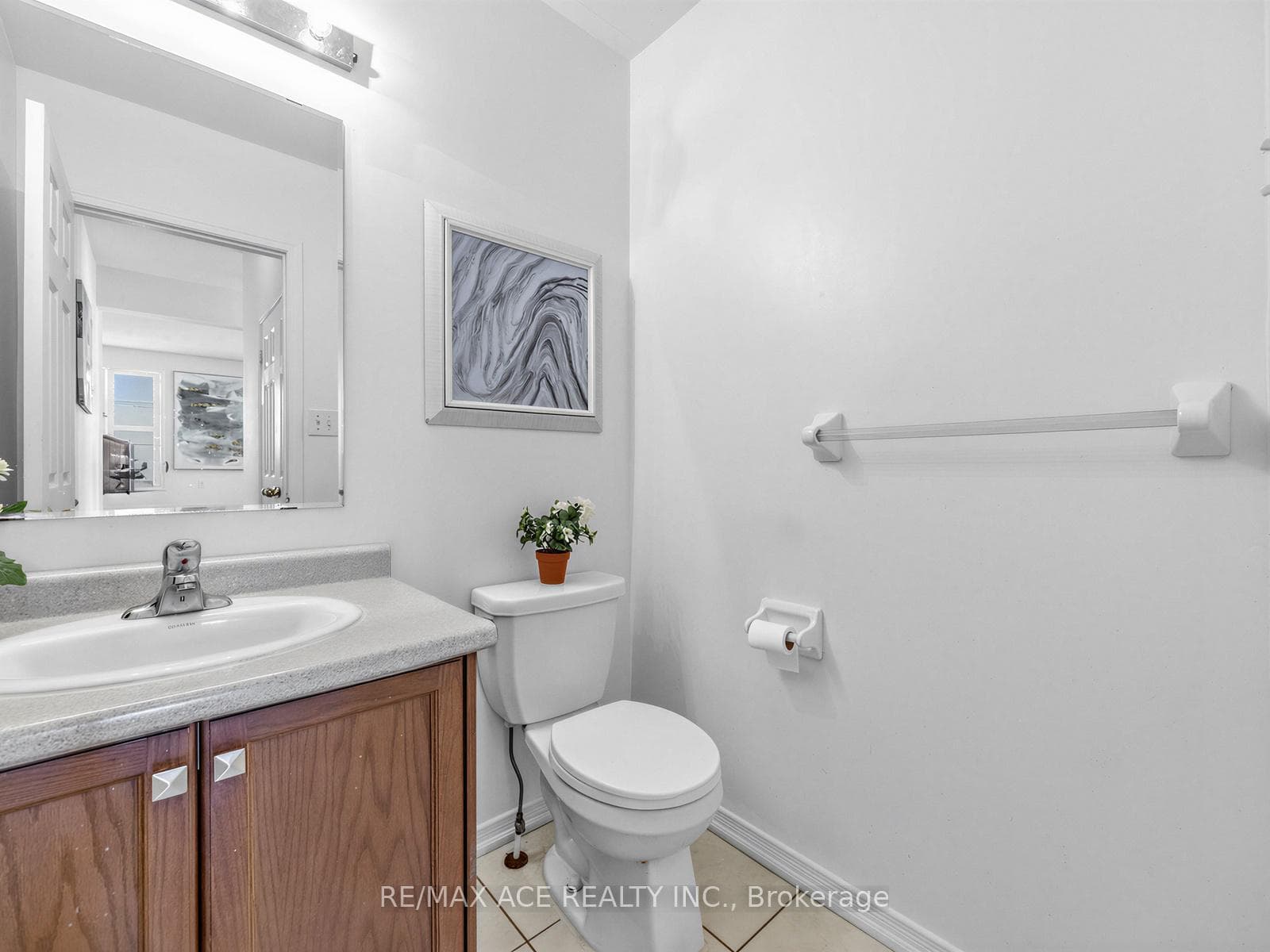 35 Turnerbury Avenue photo 13