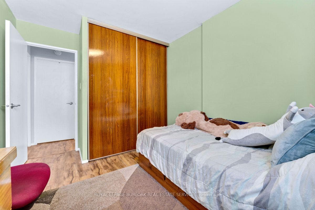 700 Dynes Road Unit 103 photo 14