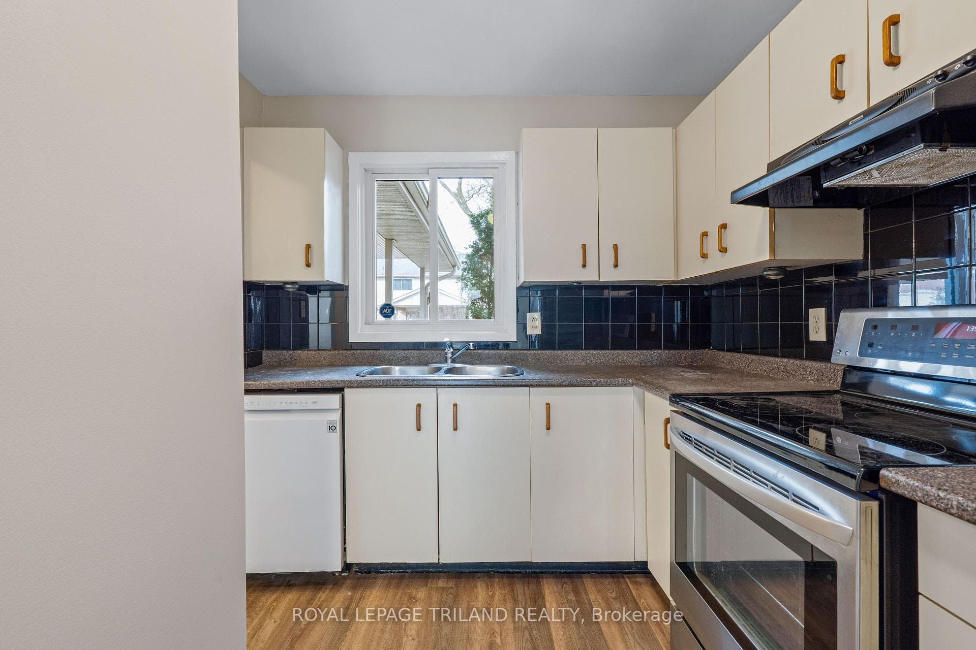 151 Bonaventure Drive Unit 24 photo 11