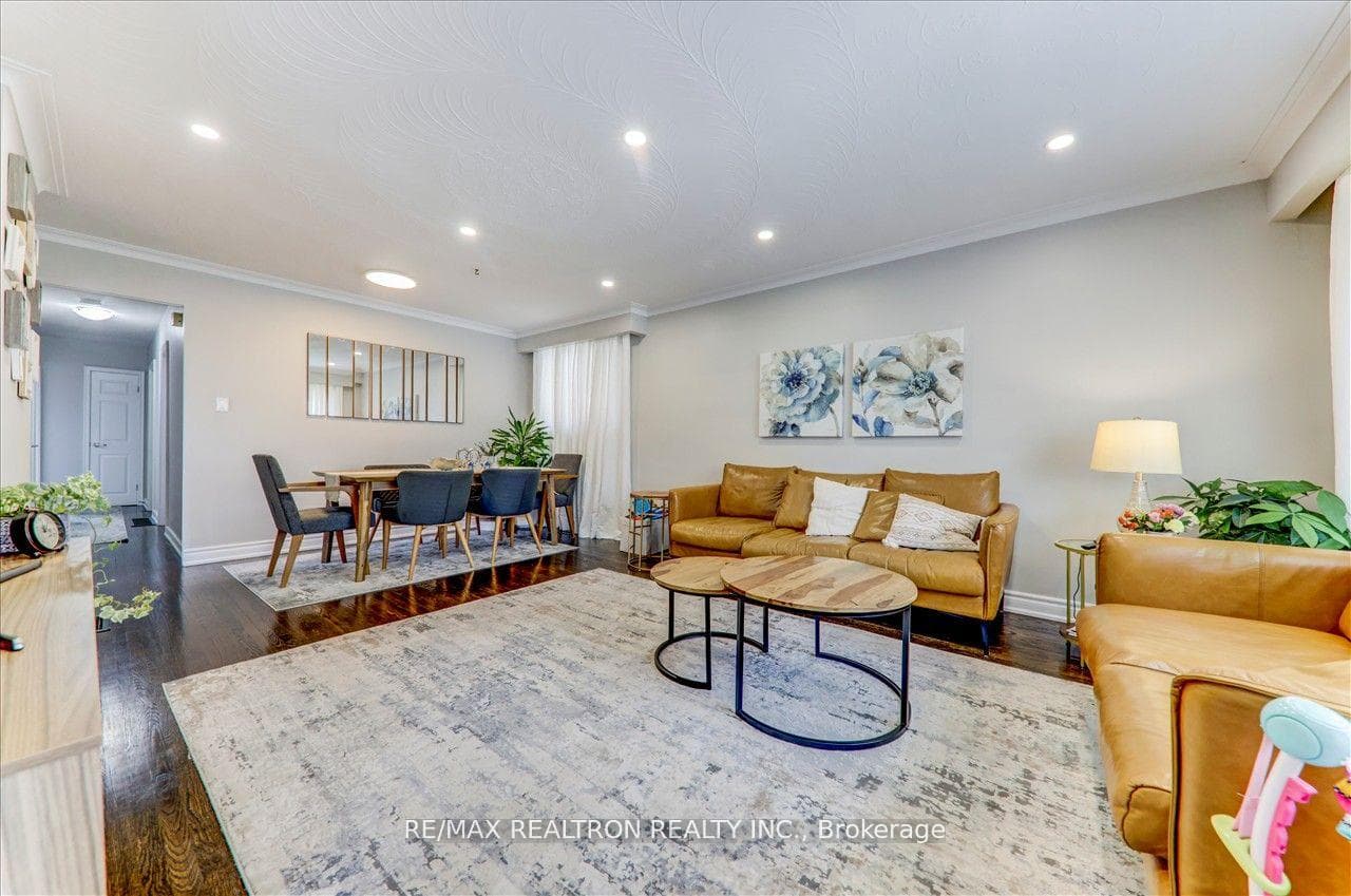 48 Bainhart Crescent Unit Main photo 11