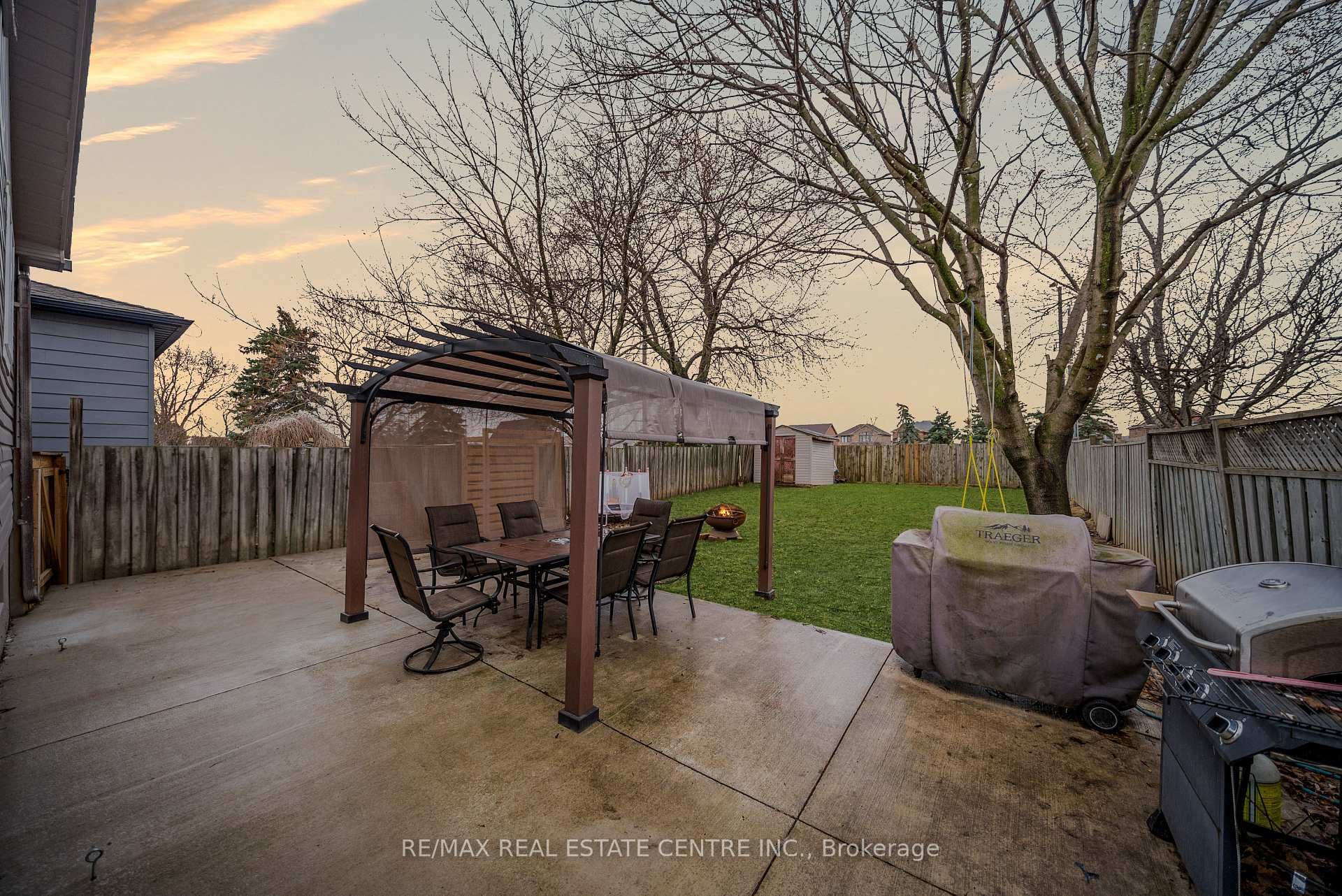 326 Whitehead Crescent photo 41