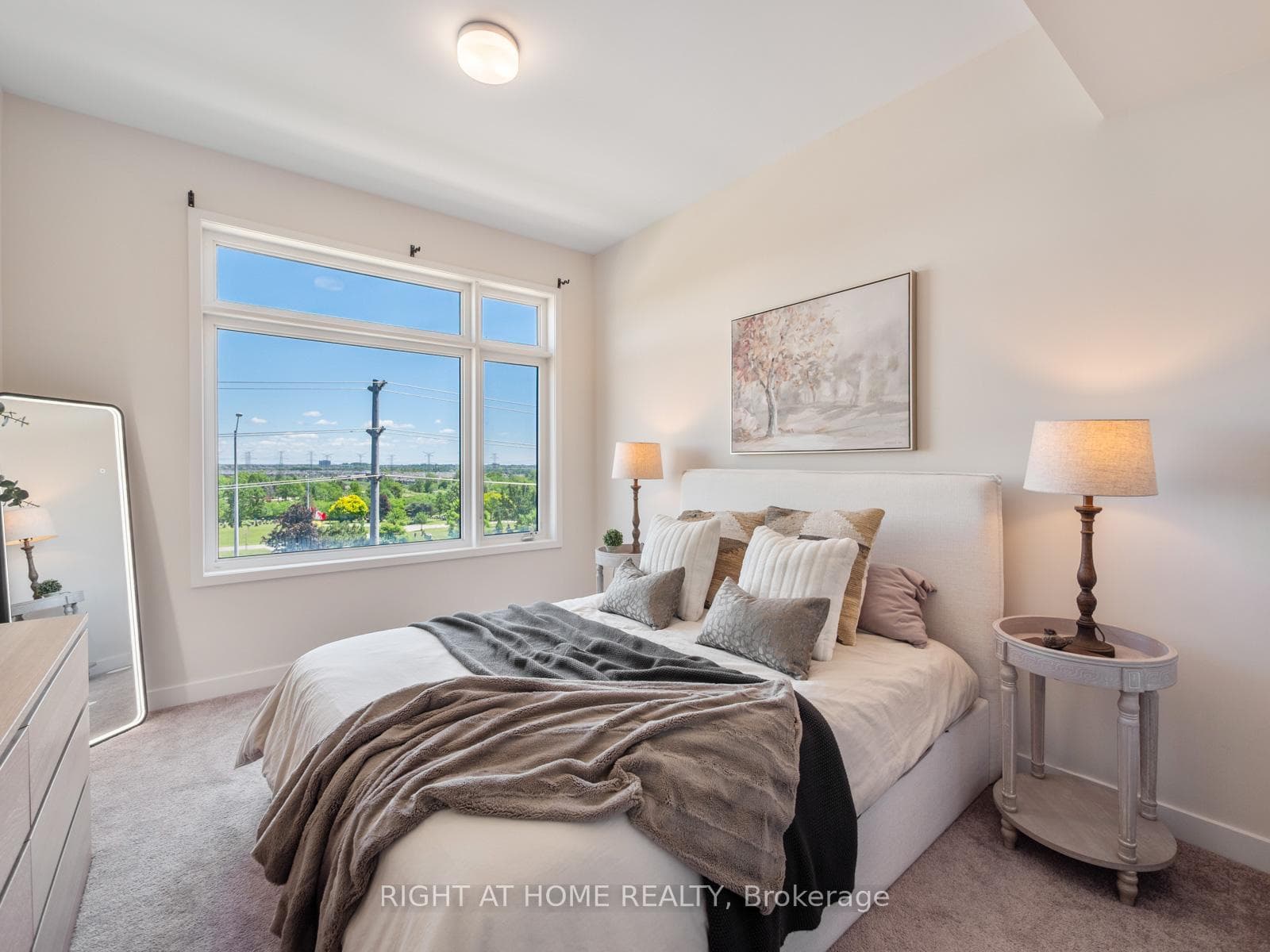 2550 Castlegate Crossing Unit 403 photo 26