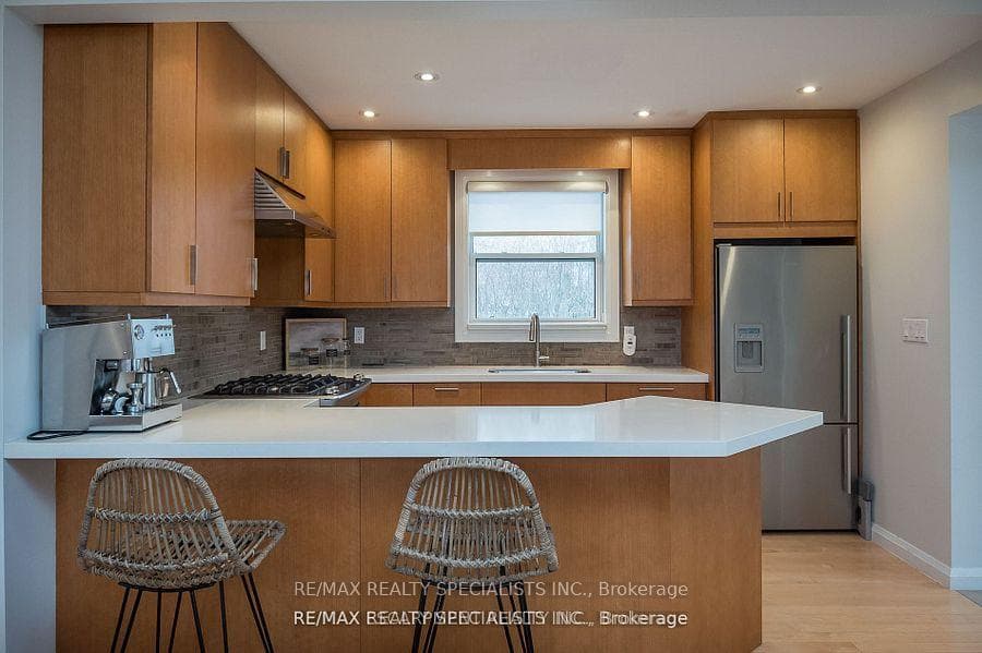 120 Prince Charles Drive photo 8