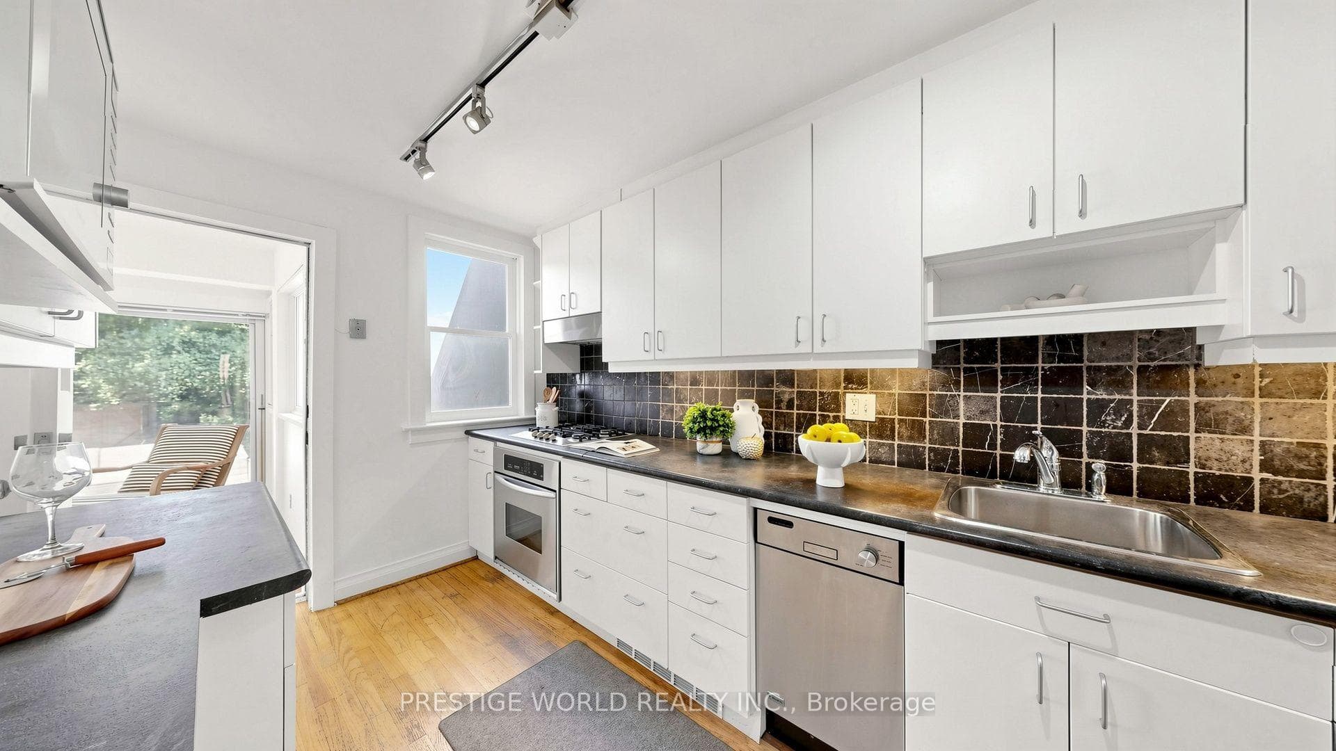 290 Jedburgh Road photo 11