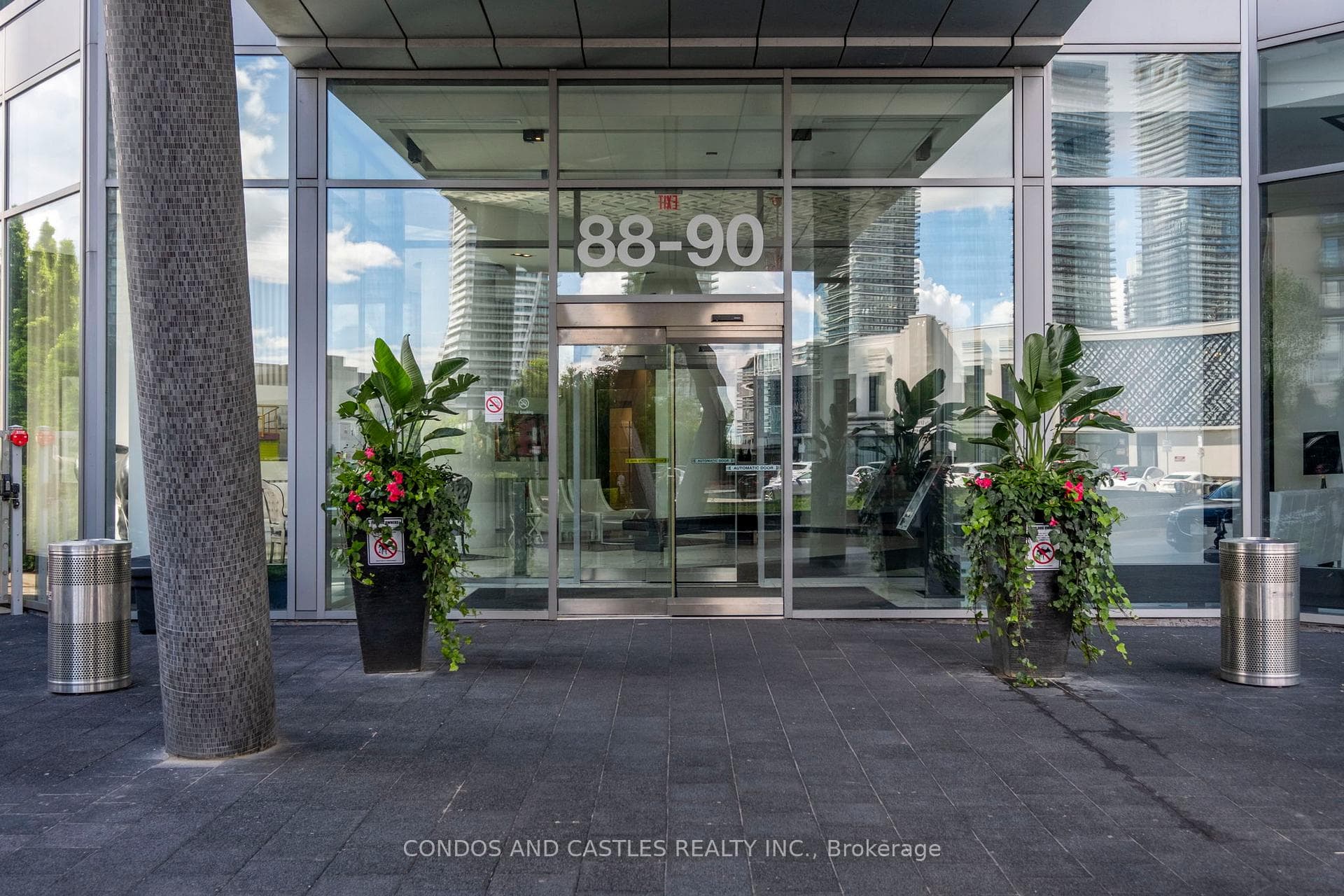 88 Park Lawn Road Unit 2907 photo 6