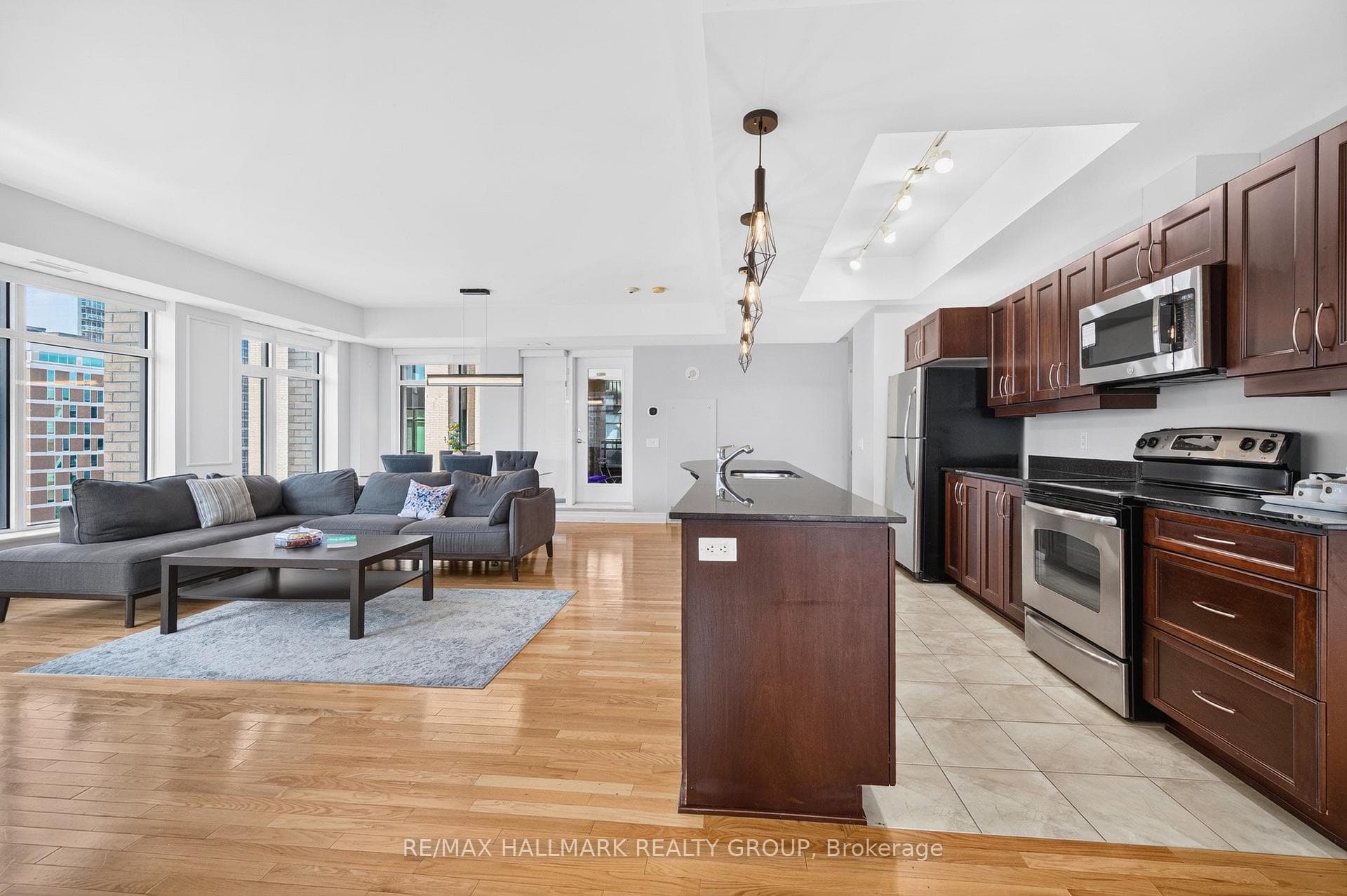 245 Kent Street Unit 909 photo 10