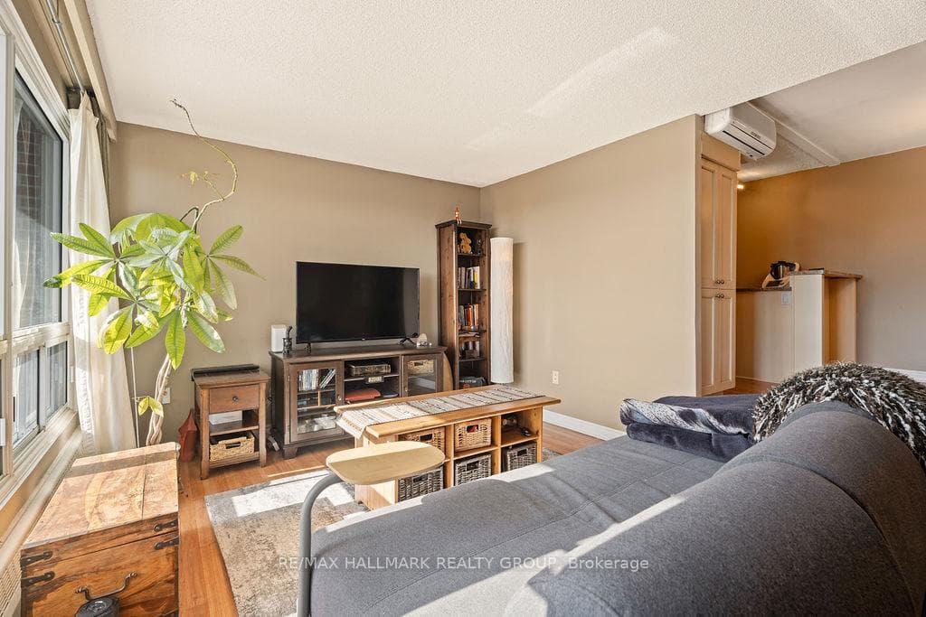 915 Elmsmere Road Unit 502 photo 17