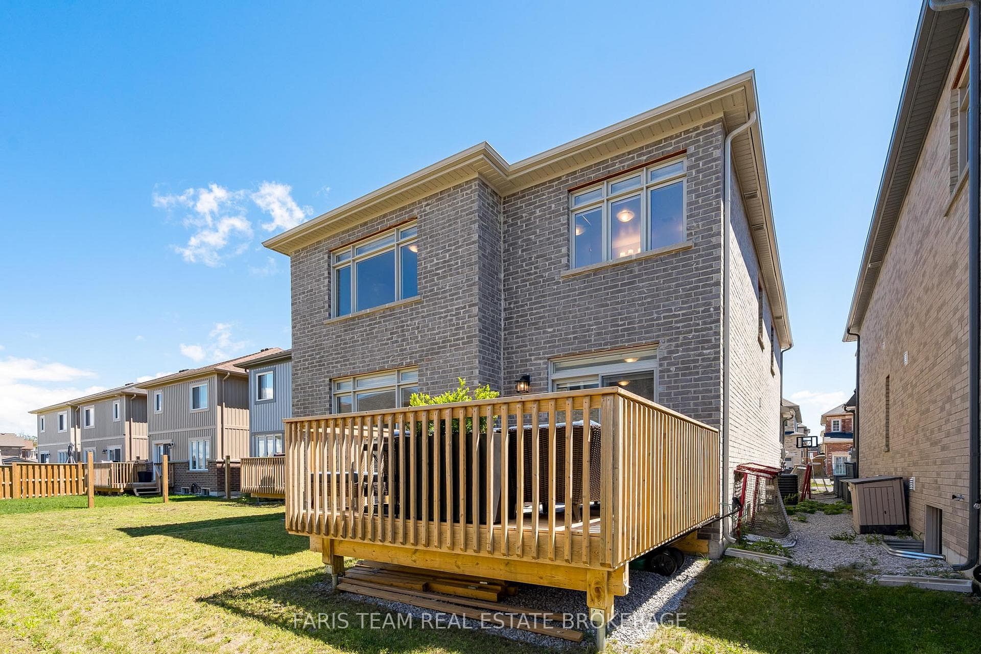 77 Alaskan Heights photo 34