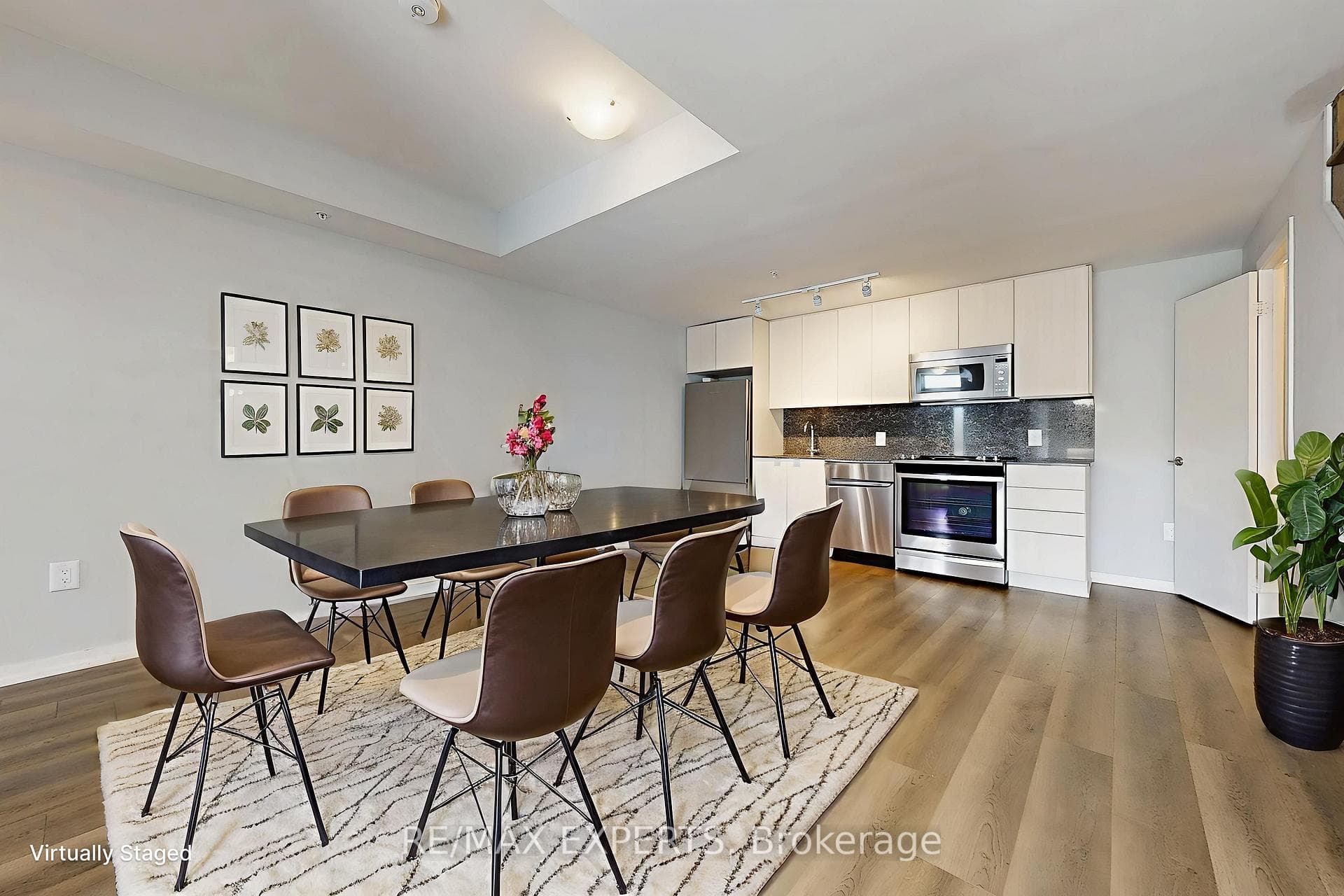 3237 Bayview Avenue Unit 104 photo 2
