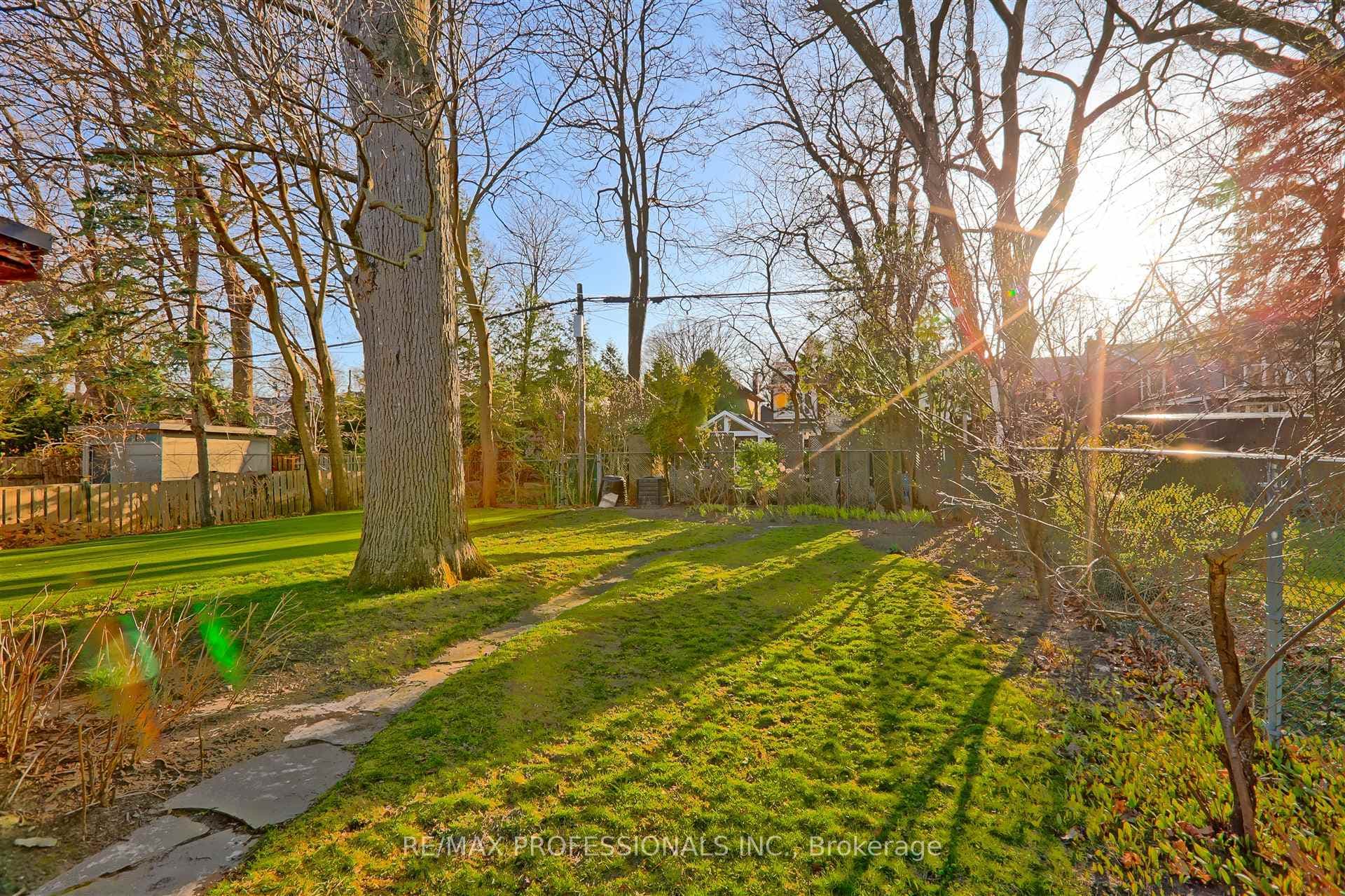 326 Durie Street photo 38
