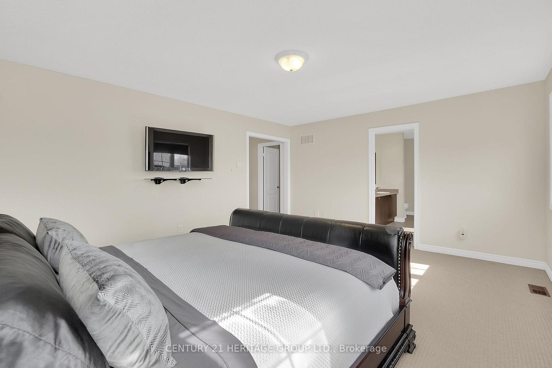 74 Relton Circle photo 28