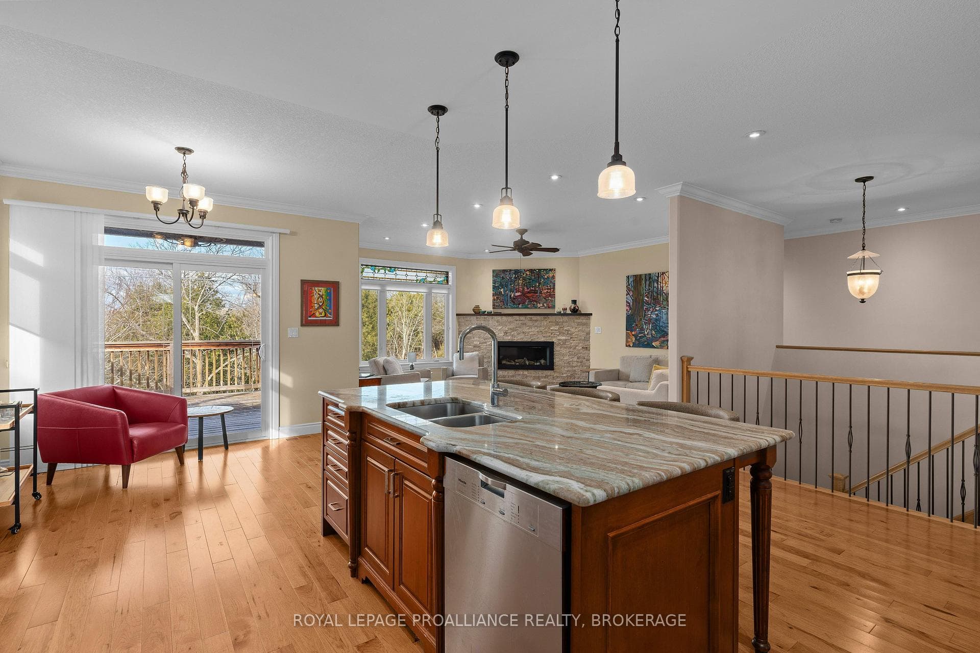 865 Roshan Drive photo 15