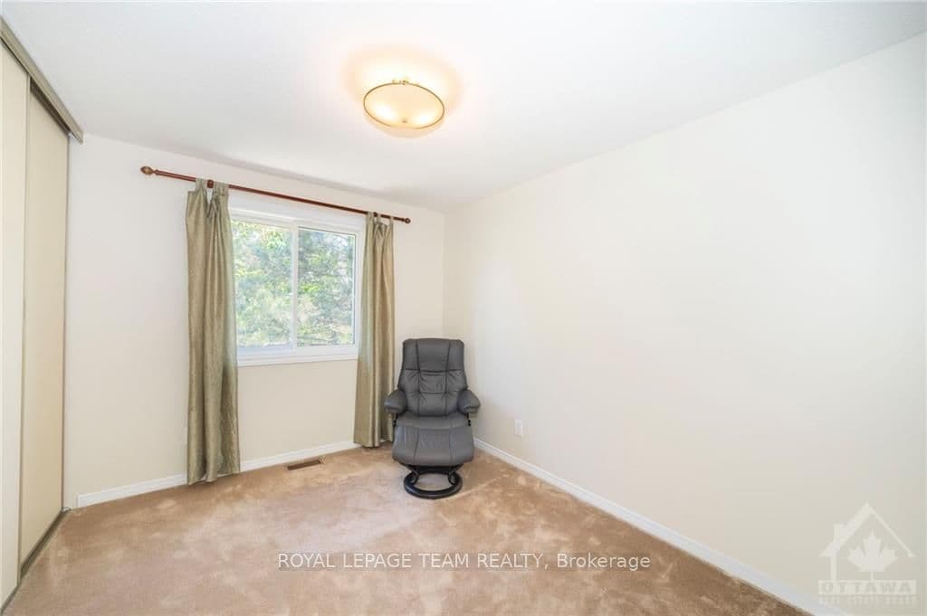 7 KENNEVALE Drive photo 23