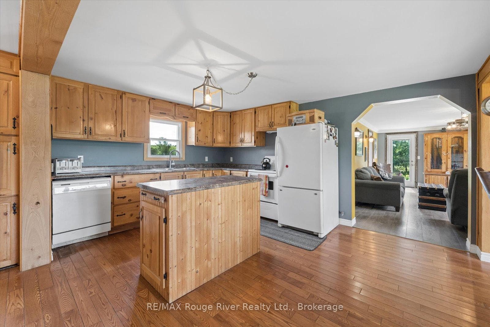 128 Jarvis Road photo 5