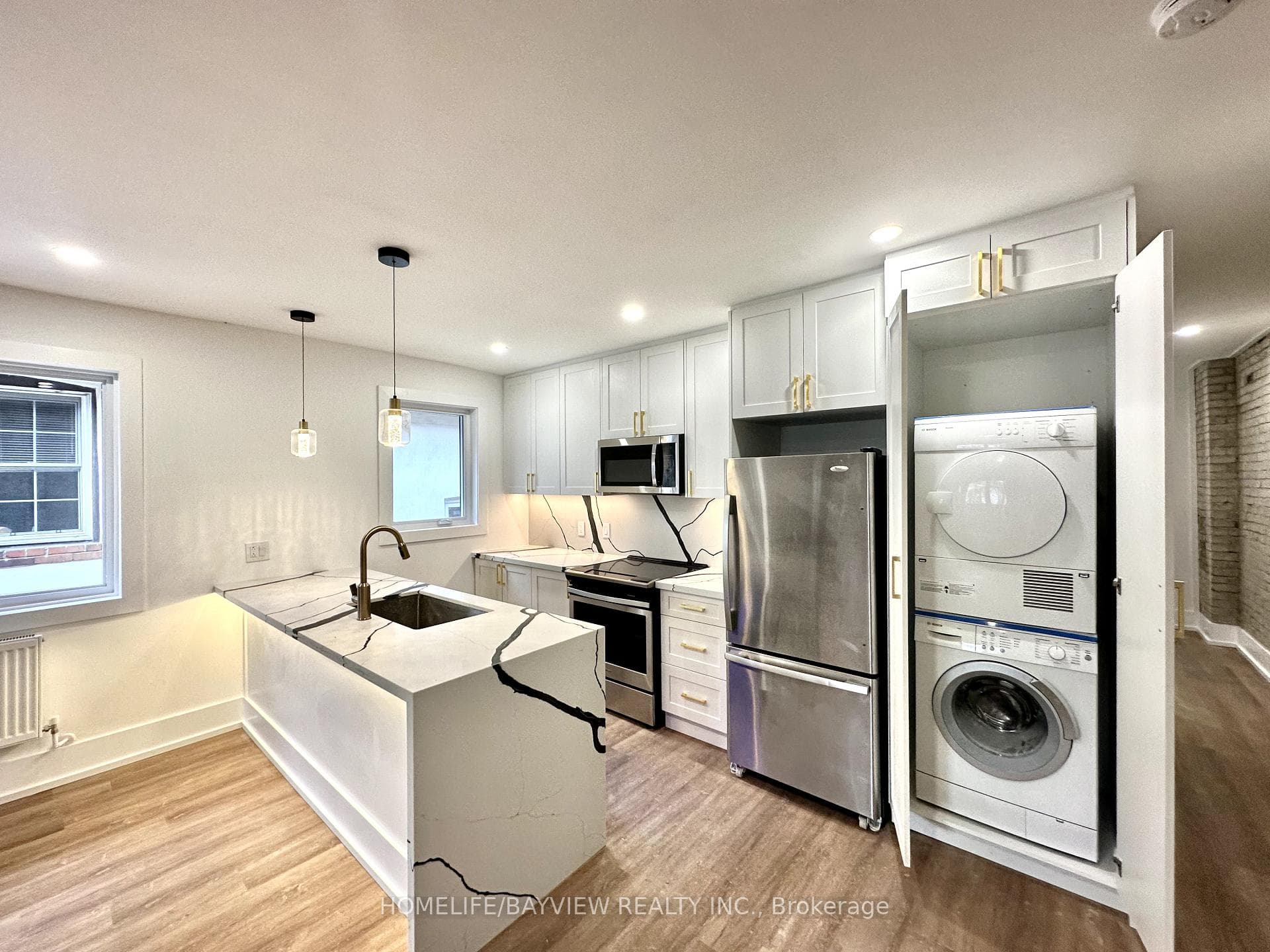 43 Wineva Avenue Unit Upper photo 5