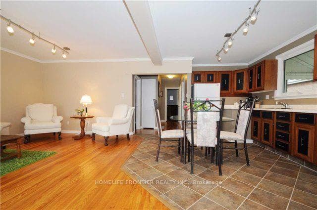 142 Hillcrest Drive Unit Upper photo 5