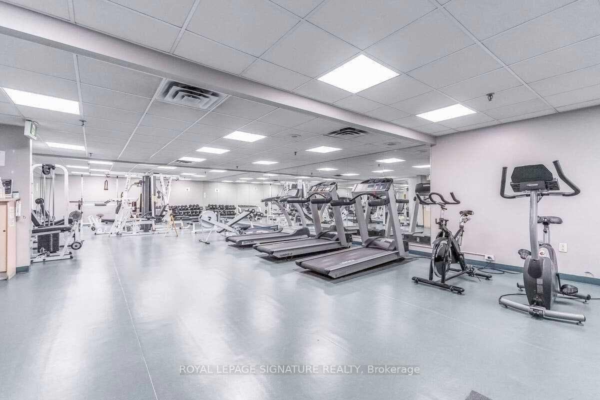 2155 Burnhamthorpe Road Unit 701 photo 16