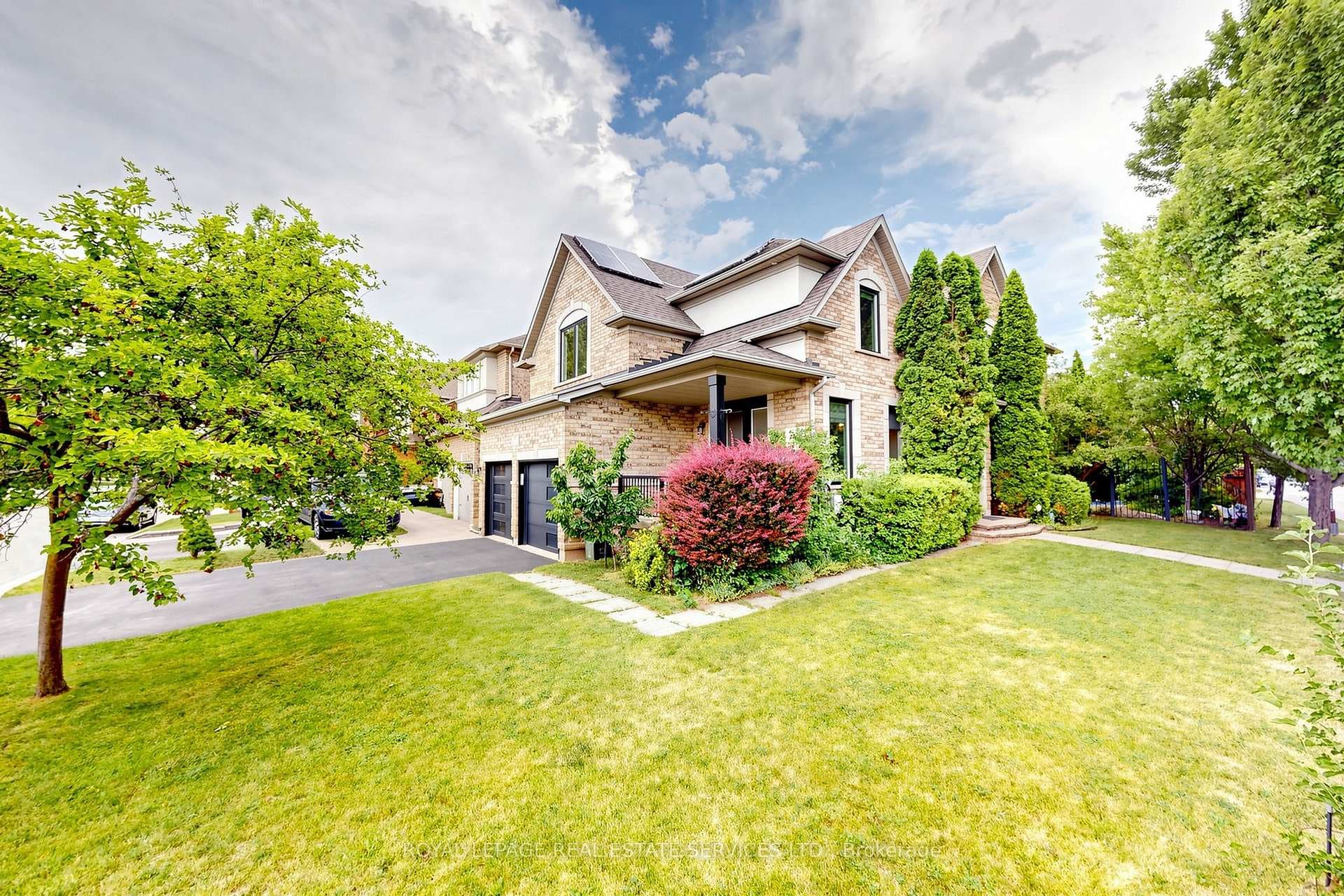 2353 Woodcrest Drive photo 4