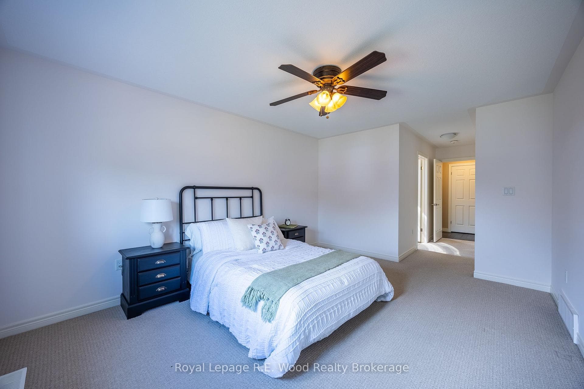 42 Hogarth Drive photo 10