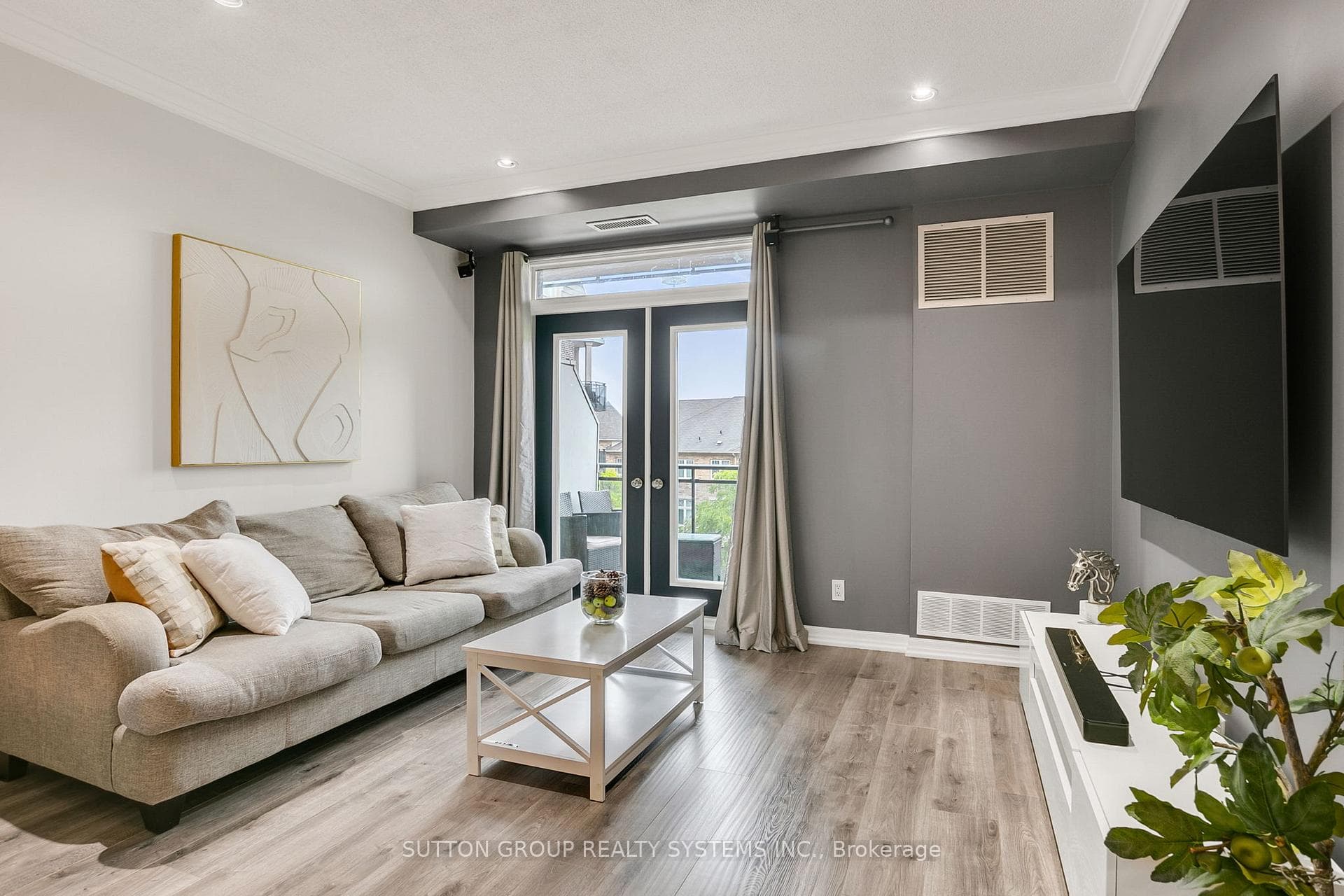 245 Dalesford Road Unit 303 photo 3