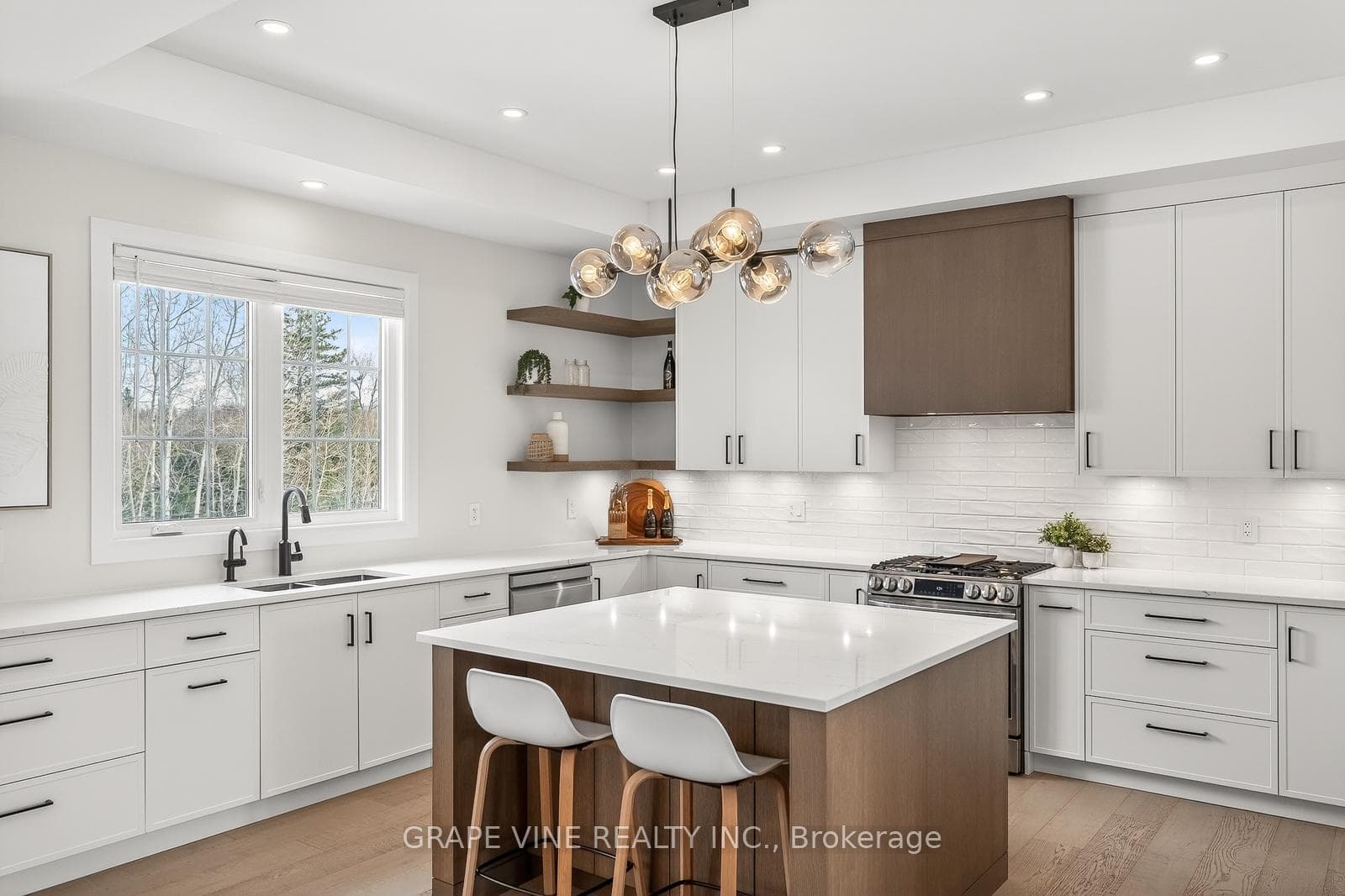 106 Maplestone Drive photo 16