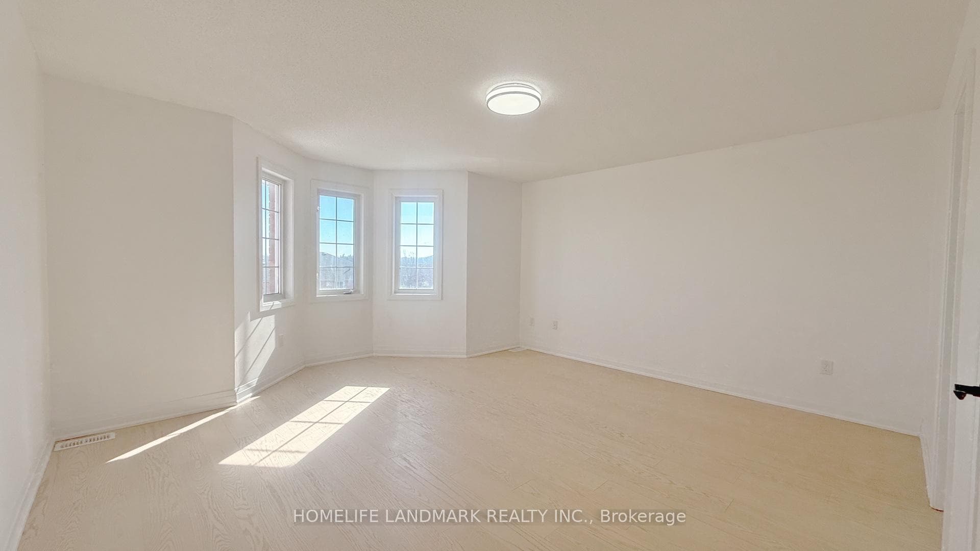 115 Chalmers Drive photo 17