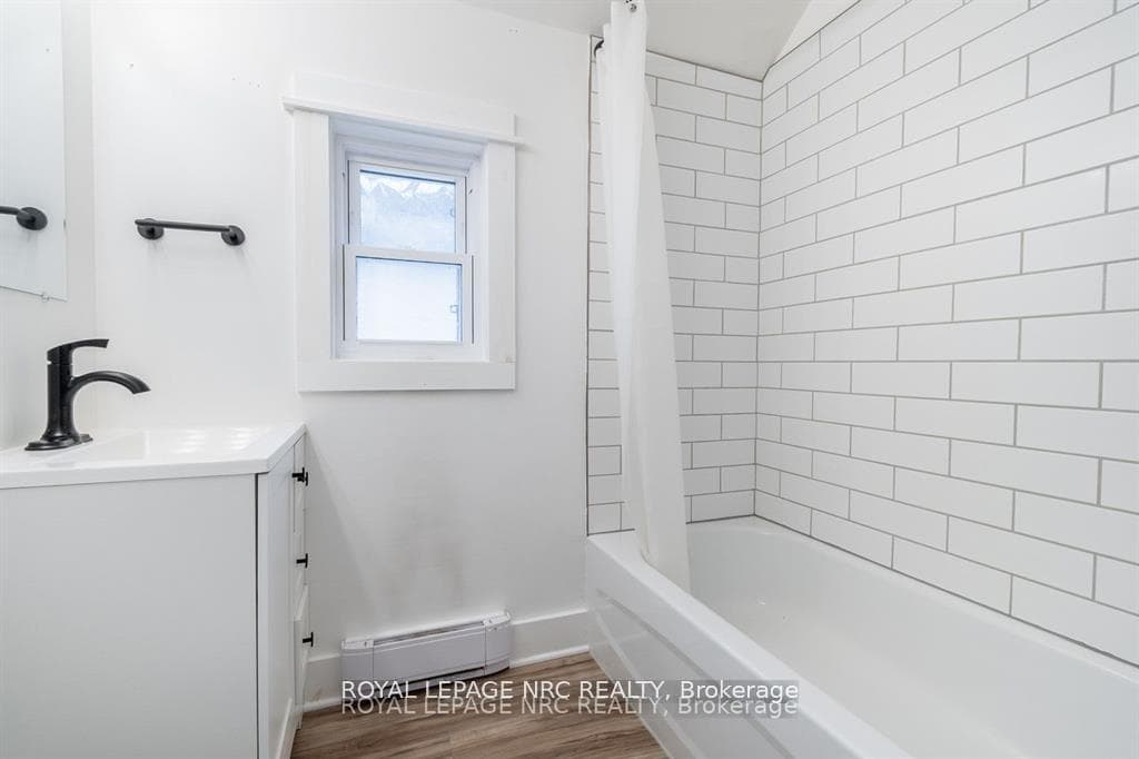 387 Elmwood Avenue photo 22