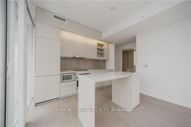 101 Peter Street Unit 2006 photo 4