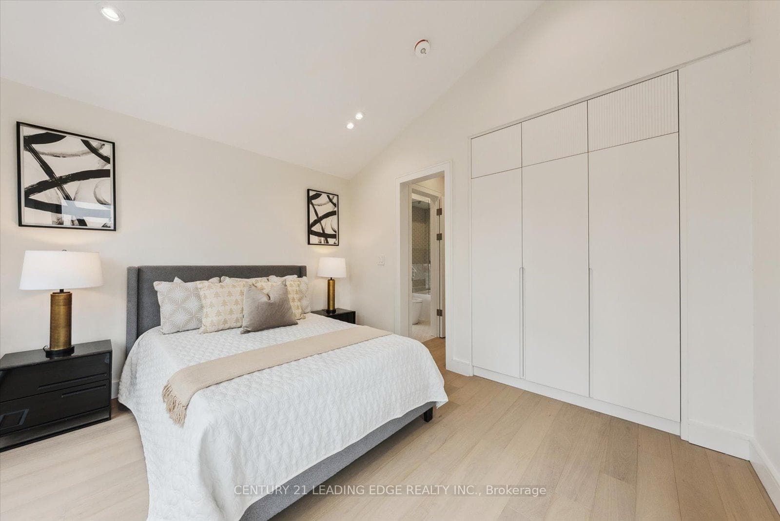 257 Robina Avenue photo 39