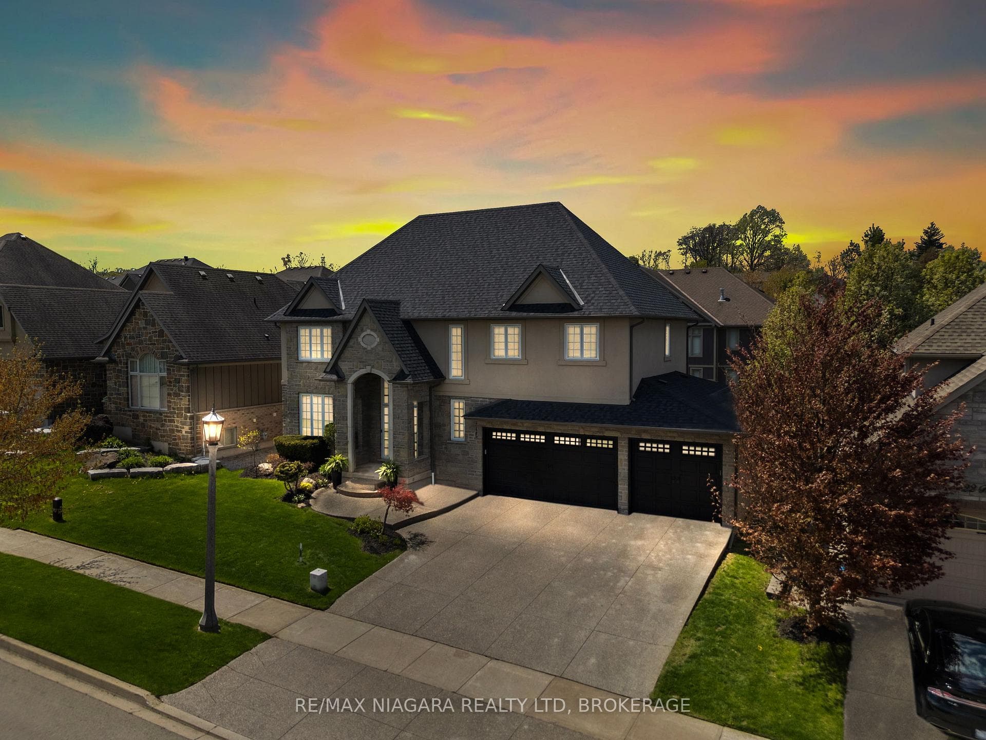 24 Red Haven Drive photo 2