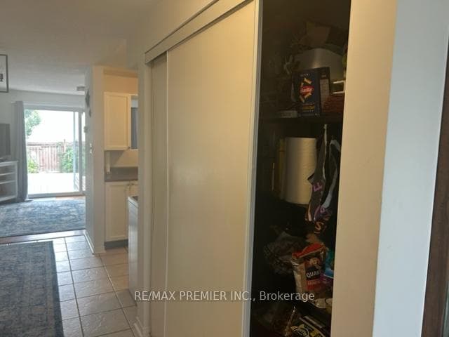 25 Srigley Street photo 6