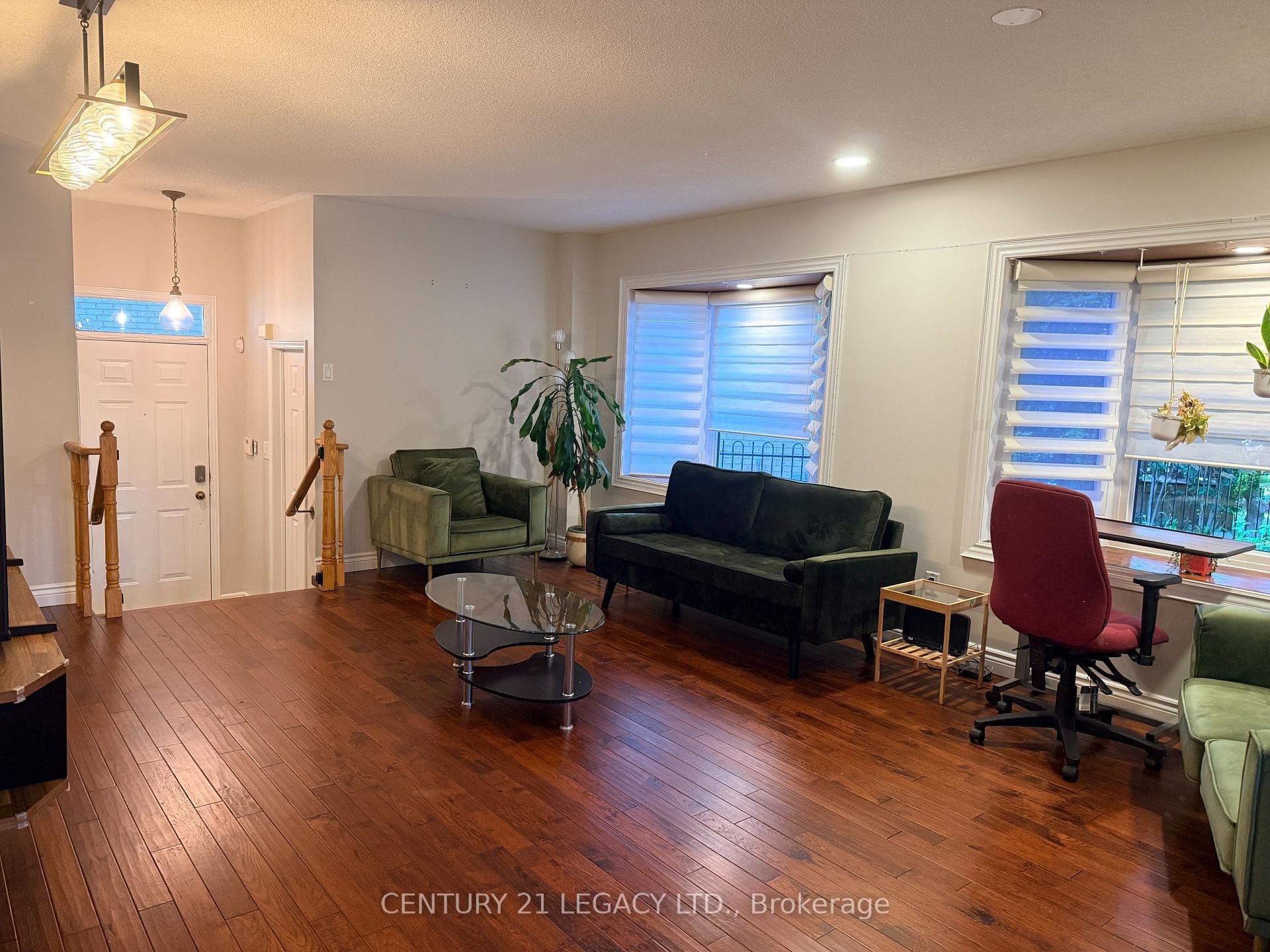 134 Provincial Place photo 3