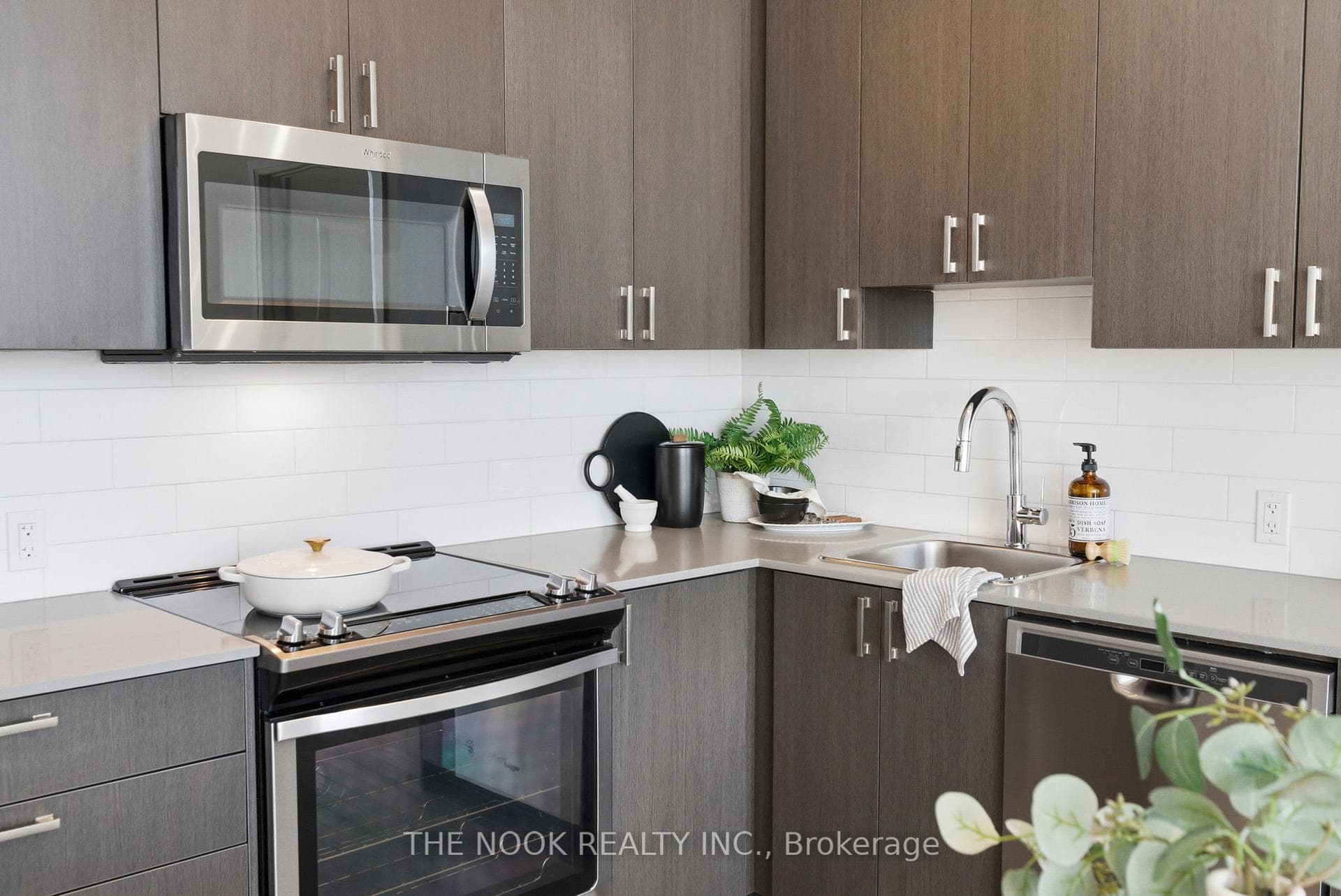 60 Ann O'Reilly Road Unit PH60 photo 11