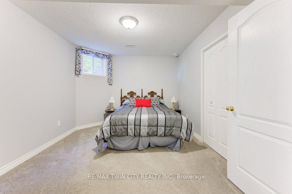 208 Eby Crescent photo 20