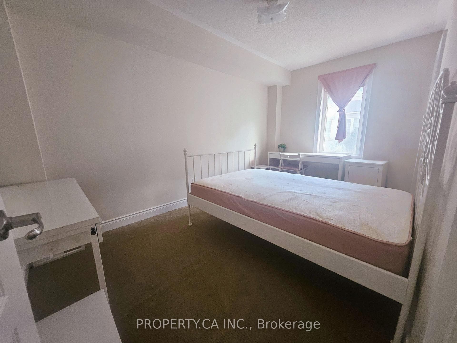 211 Finch Avenue photo 6