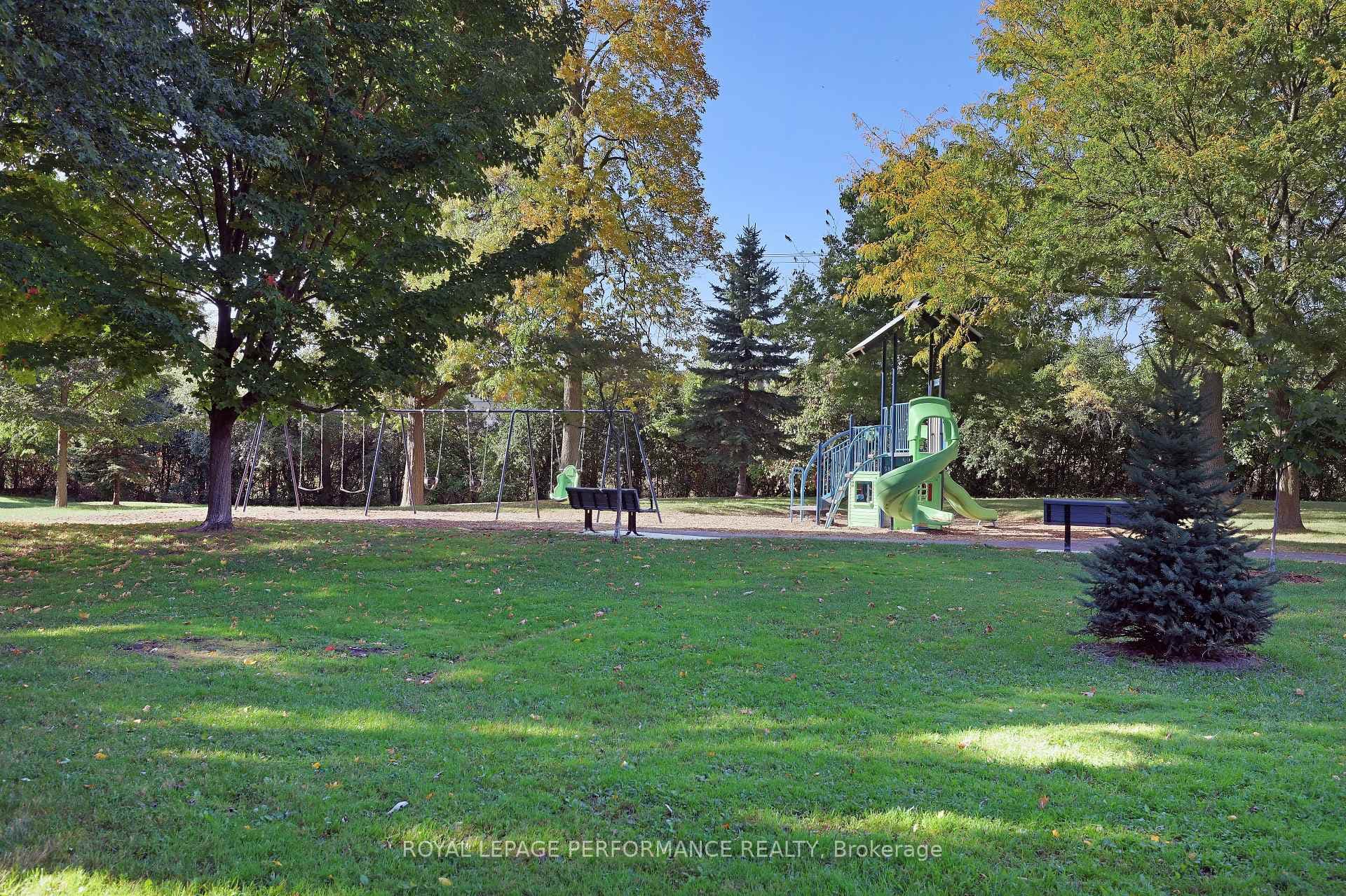 82 Queensline Drive photo 14