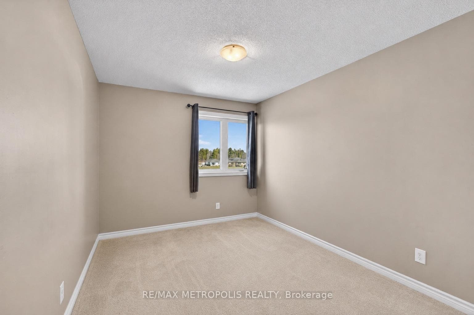 1276 Atkinson Street photo 22