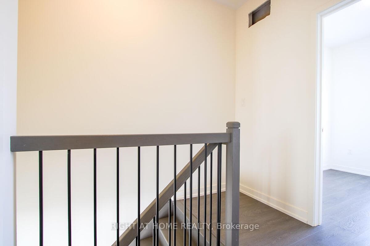 3092 Ernest Appelbe Boulevard photo 13